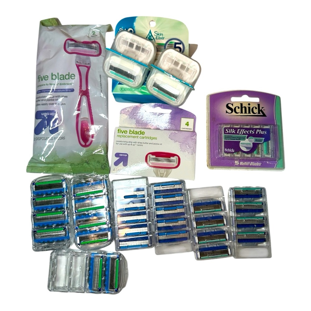 Men’s and women's razor blades and razor bundle.